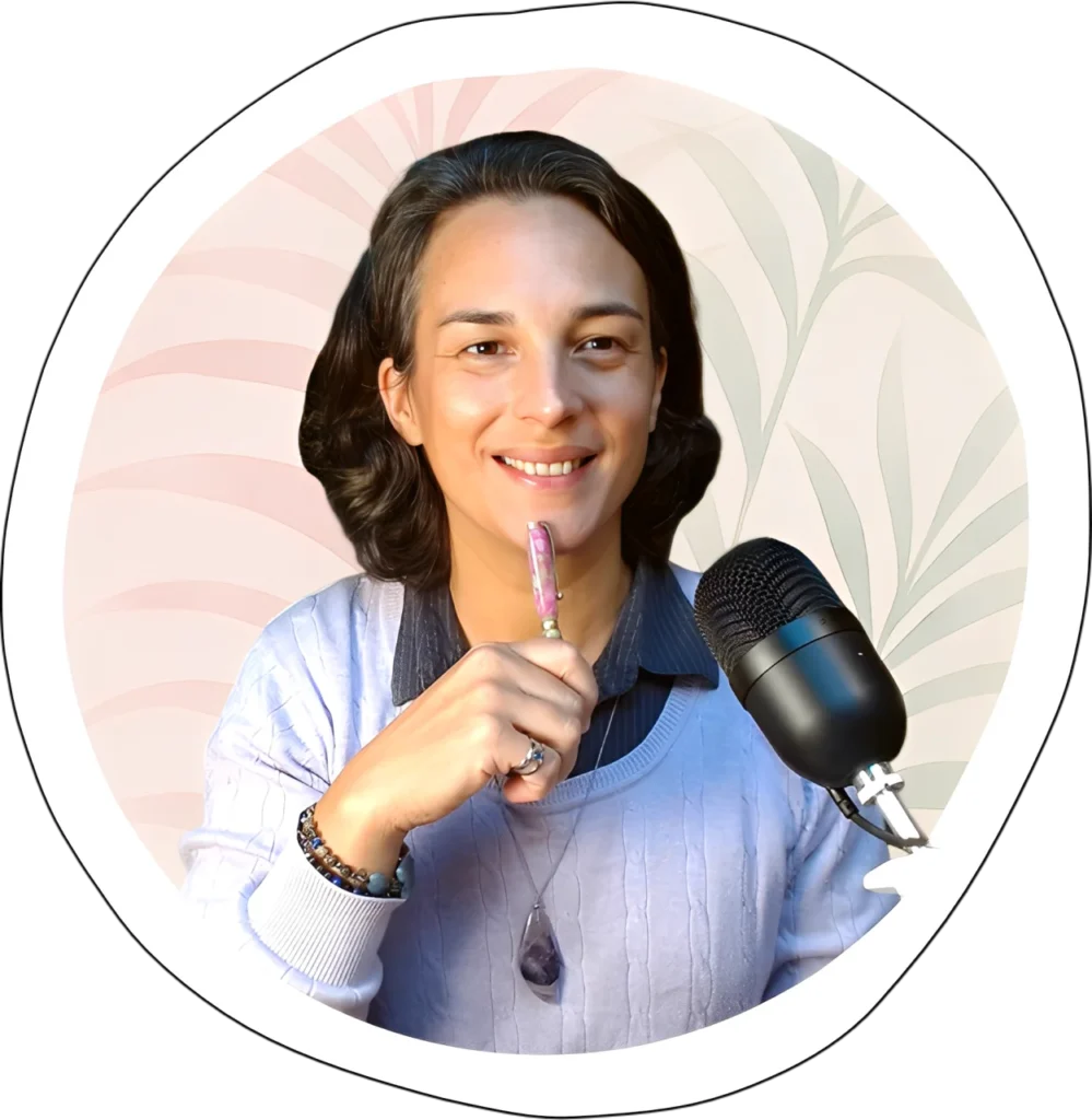 Femme souriante, de confiance, qui sait de quoi elle parle, elle a expérimenté, elle transmet.